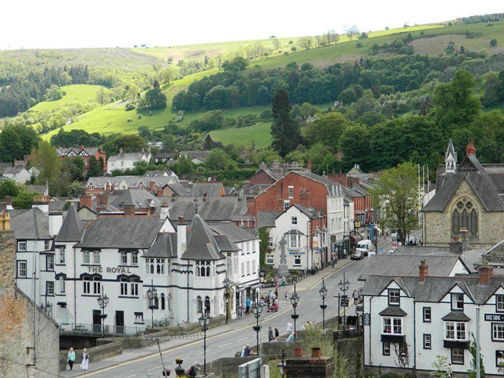 The Royal Hotel Llangollen Exteriör bild
