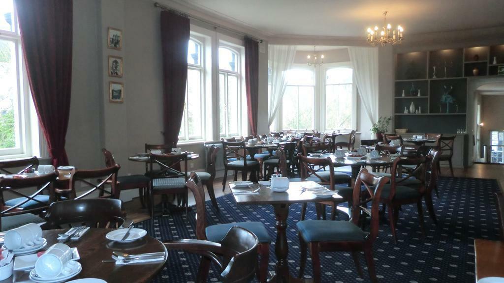 The Royal Hotel Llangollen Exteriör bild